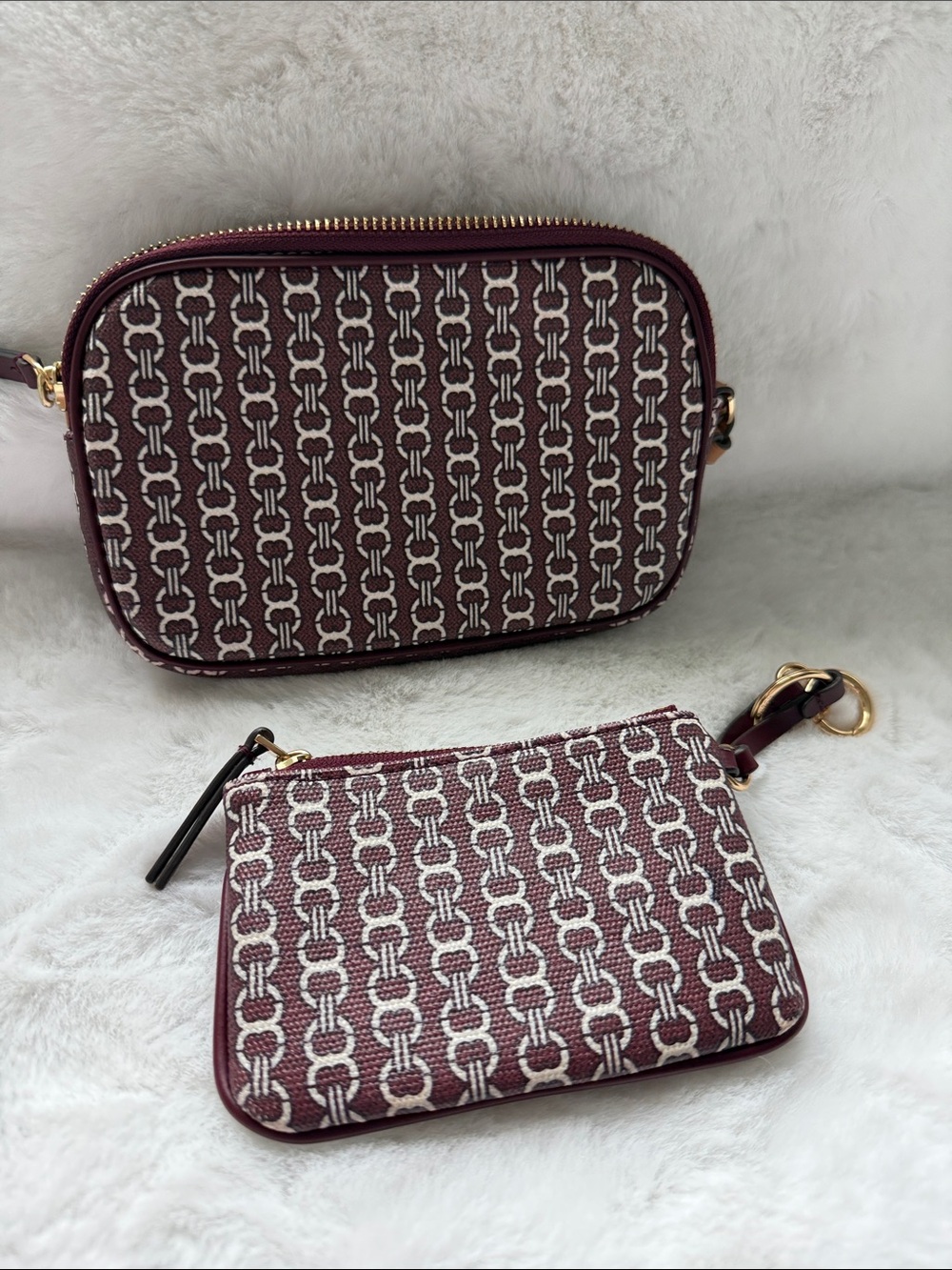 Tory Burch Burgundy and Cream Jacquard pouch with Wristlet - Picture 4 of 4